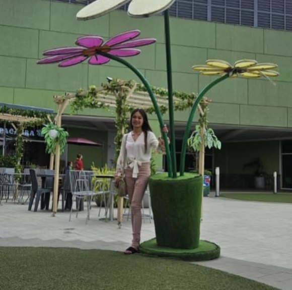 Meet your Posher, Christina - Picture 1 of 1